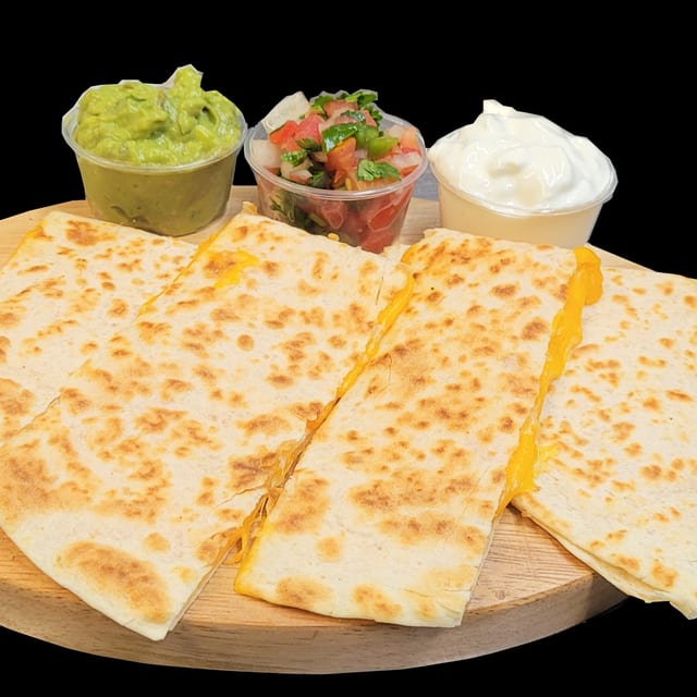 Quesadilla whith cheese.